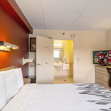 Red Roof Inn Акрън Екстериор снимка