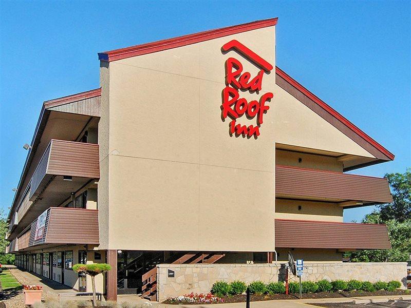 Red Roof Inn Акрън Екстериор снимка