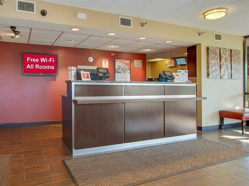 Red Roof Inn Акрън Екстериор снимка