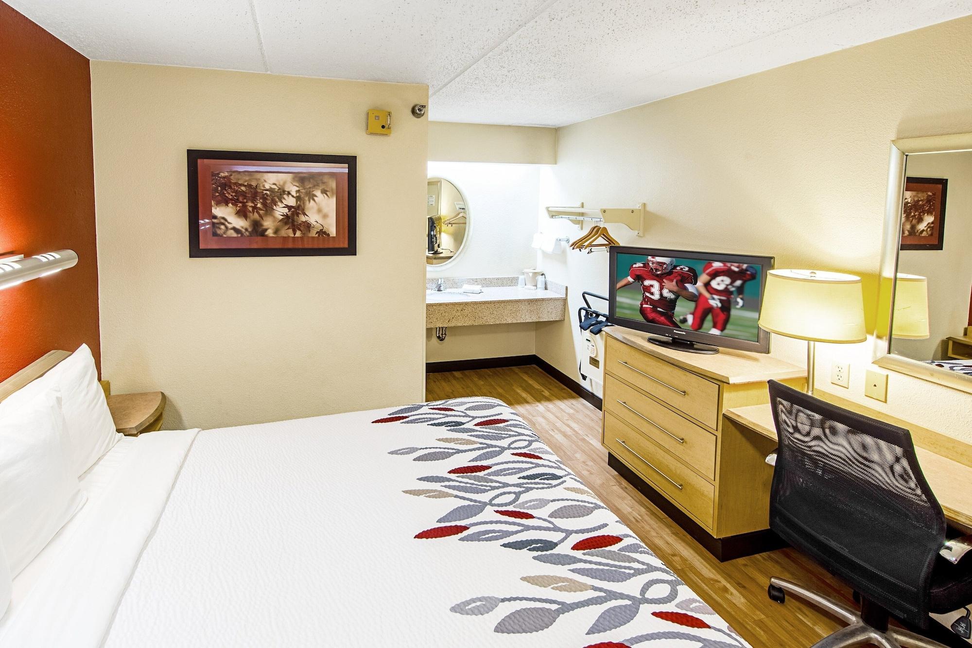 Red Roof Inn Акрън Екстериор снимка