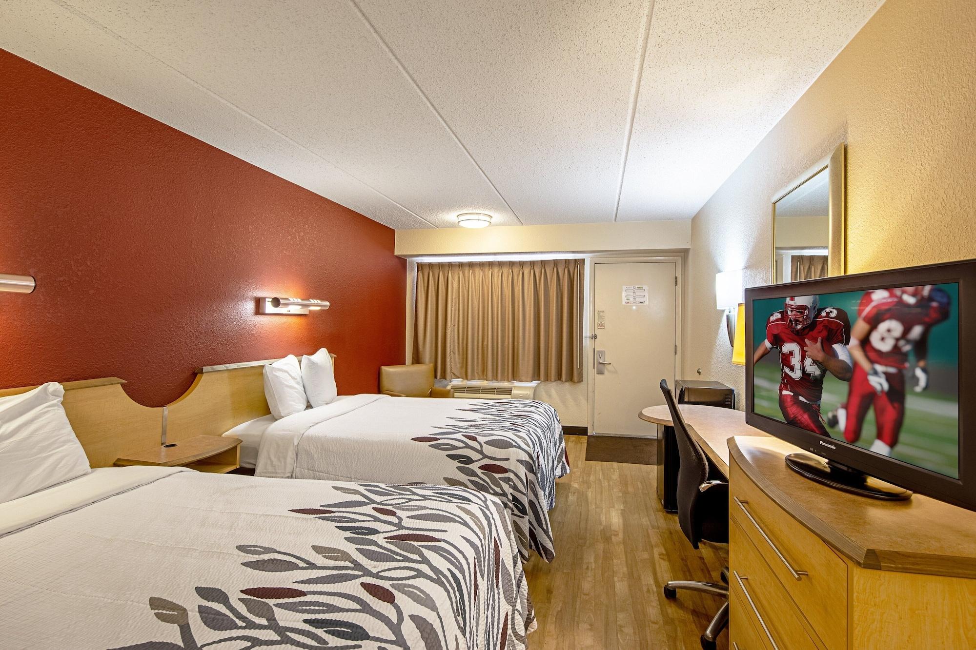 Red Roof Inn Акрън Екстериор снимка