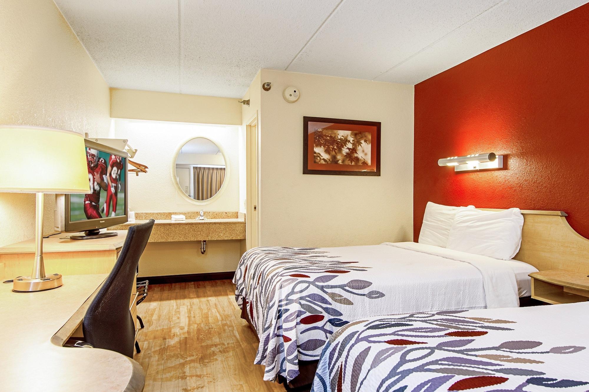 Red Roof Inn Акрън Екстериор снимка