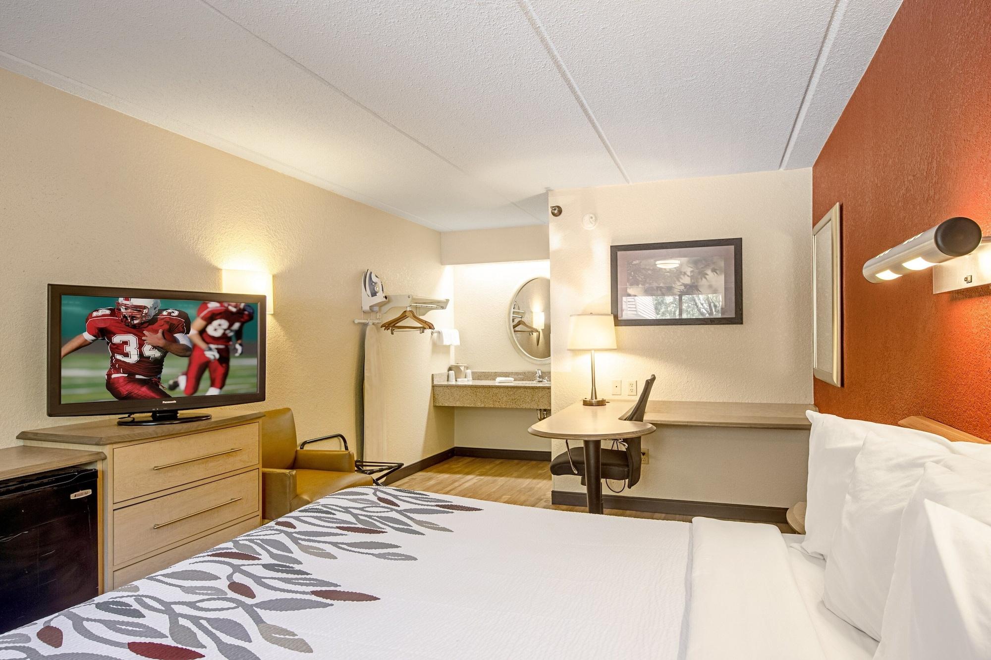 Red Roof Inn Акрън Екстериор снимка